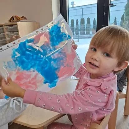 Kreatywne rączki - Żłobek Junior w Częstochowie (zdjęcie 6)