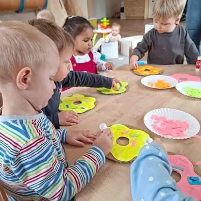 Kreatywne rączki - Żłobek Junior w Częstochowie (zdjęcie 8)