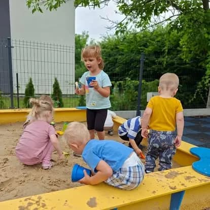 Plac zabaw - Żłobek Junior w Częstochowie (zdjęcie 30)