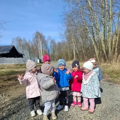 Nasze spacery - Żłobek Junior w Częstochowie (zdjęcie 5)