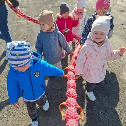 Nasze spacery - Żłobek Junior w Częstochowie (zdjęcie 6)